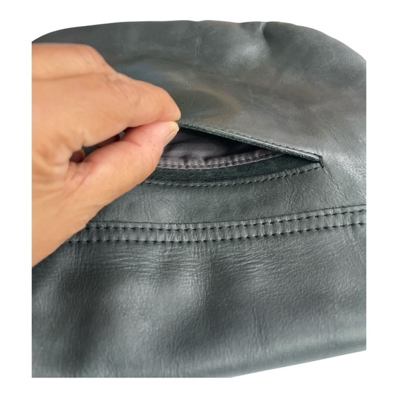 The Sak Serrano Saddle bag Black Leather Shoulder Bag with Gold details - Picture 6 of 10